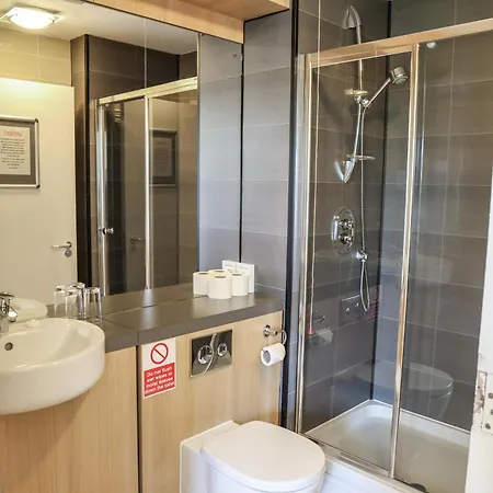 Сasa de vacaciones Jubilee Ground-floor Double Bedroom Penrith