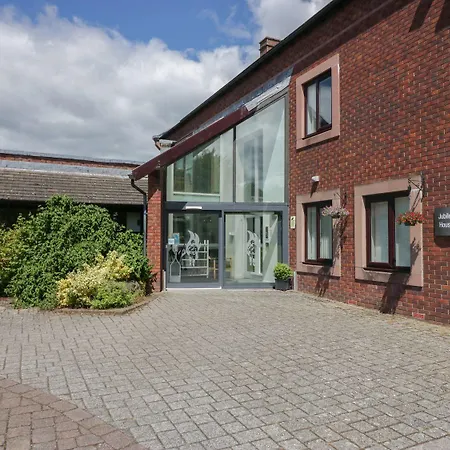Jubilee Ground-floor Double Bedroom Сasa de vacaciones Penrith