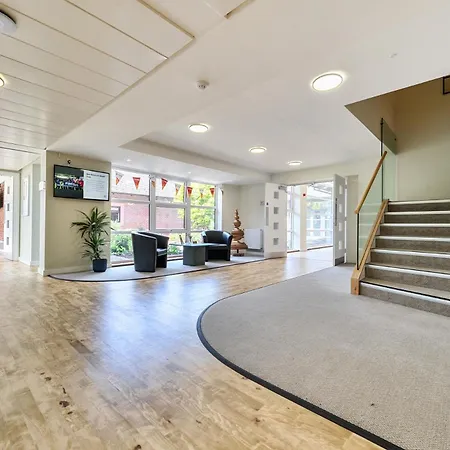Jubilee Ground-floor Double Bedroom Сasa de vacaciones Penrith