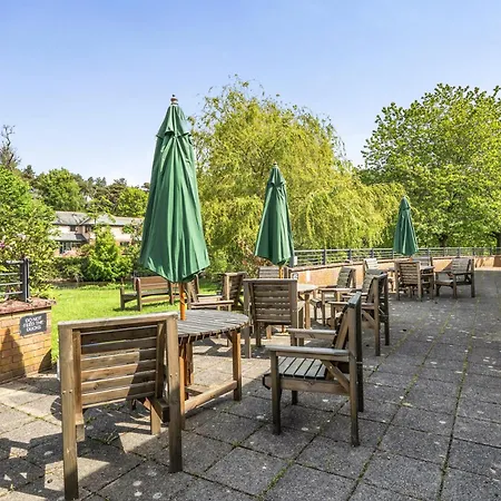 Jubilee Ground-floor Double Bedroom